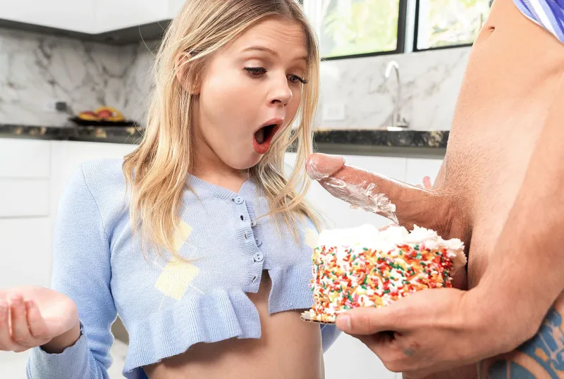 Em họ cu to lấy con chim to để chinh phục cô ấy